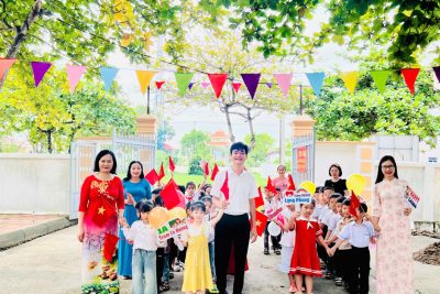 TRƯỜNG TH&THCS LẠNG PHONG TƯNG BỪNG NGÀY TỰU TRƯỜNG